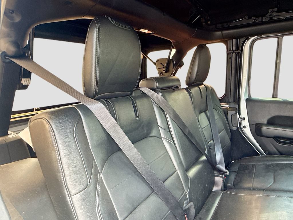 Used 2022 Jeep Wrangler Unlimited Sahara AWD/4WD image 29