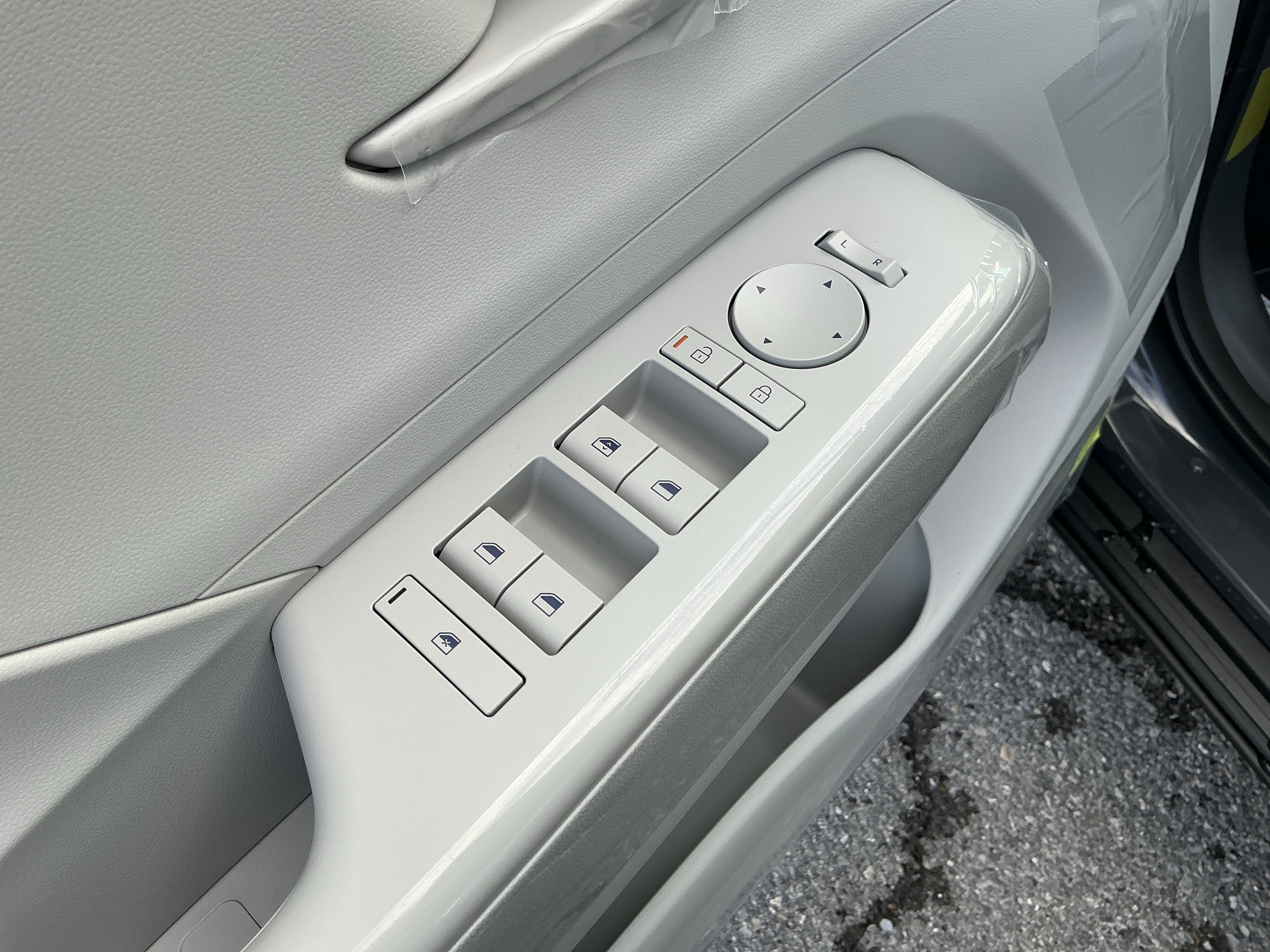 New 2026 Hyundai Kona SE image 12