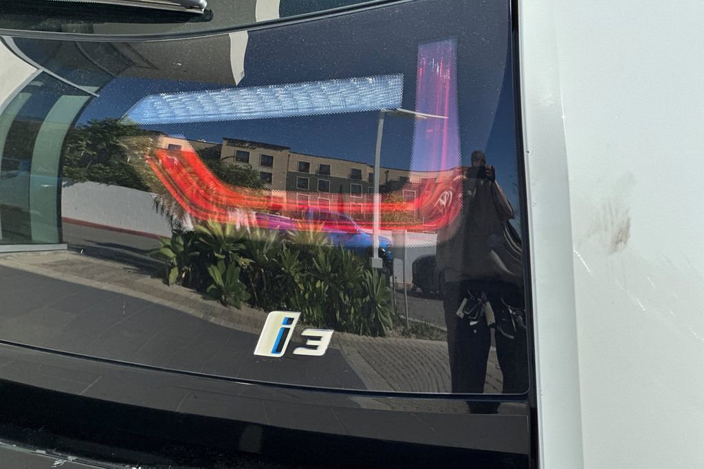 Used 2016 BMW i3 w/ Range Extender RWD image 32