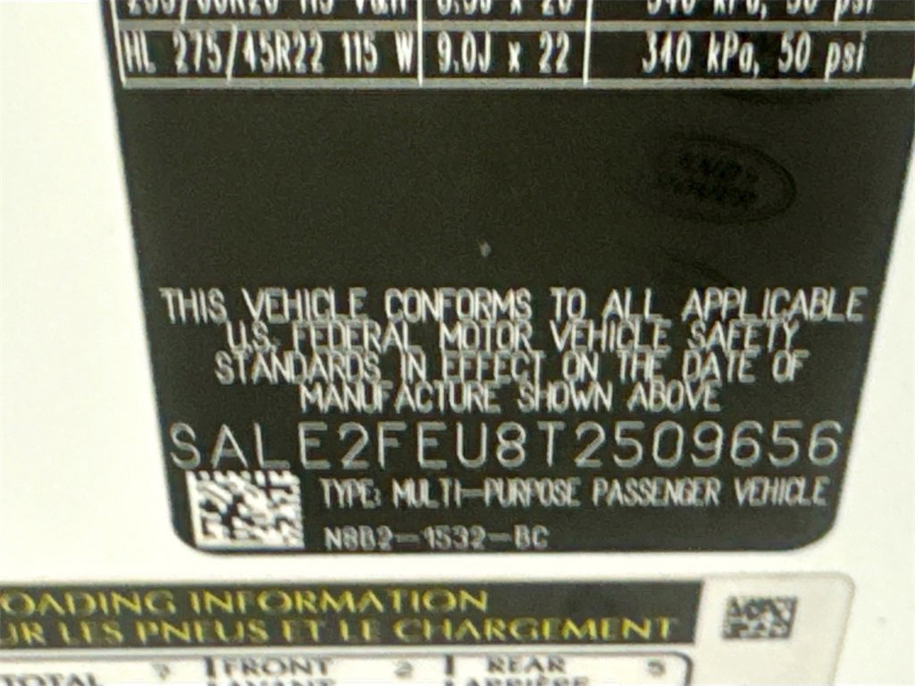 New 2026 Land Rover Defender 130 X-Dynamic SE image 32