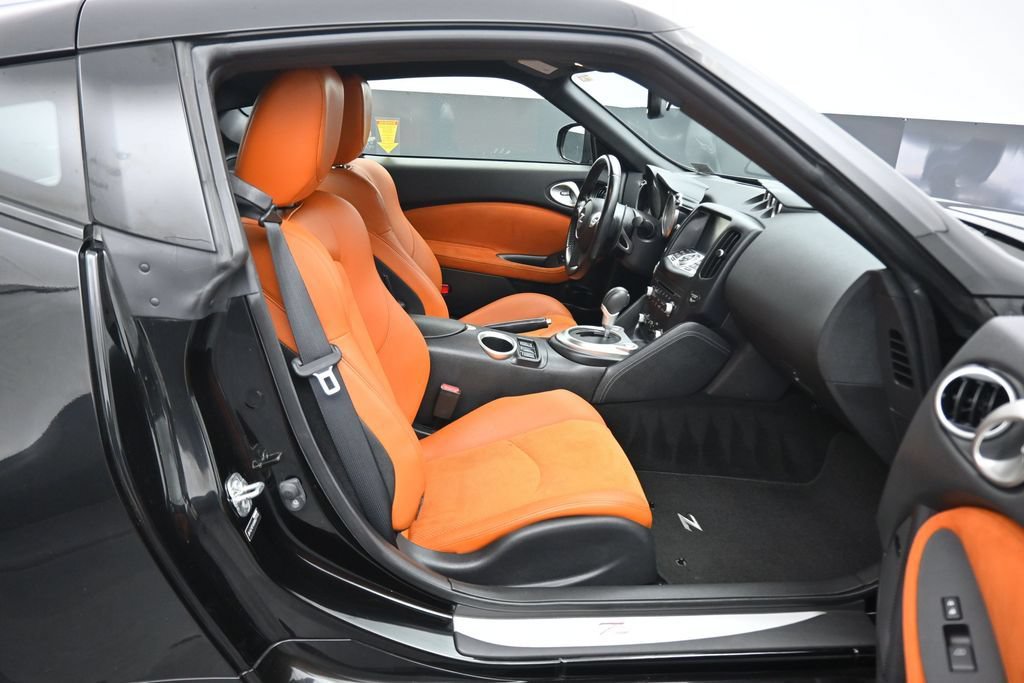 Used 2016 Nissan 370Z Touring RWD image 34
