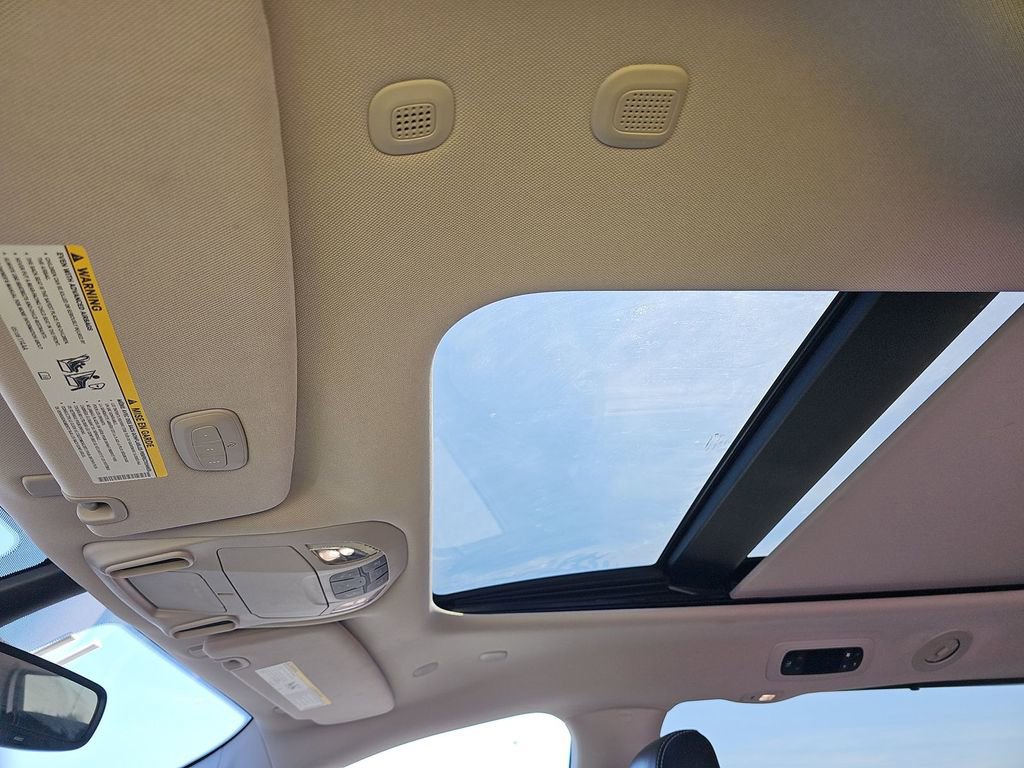 Used 2024 Chrysler Pacifica Limited image 14