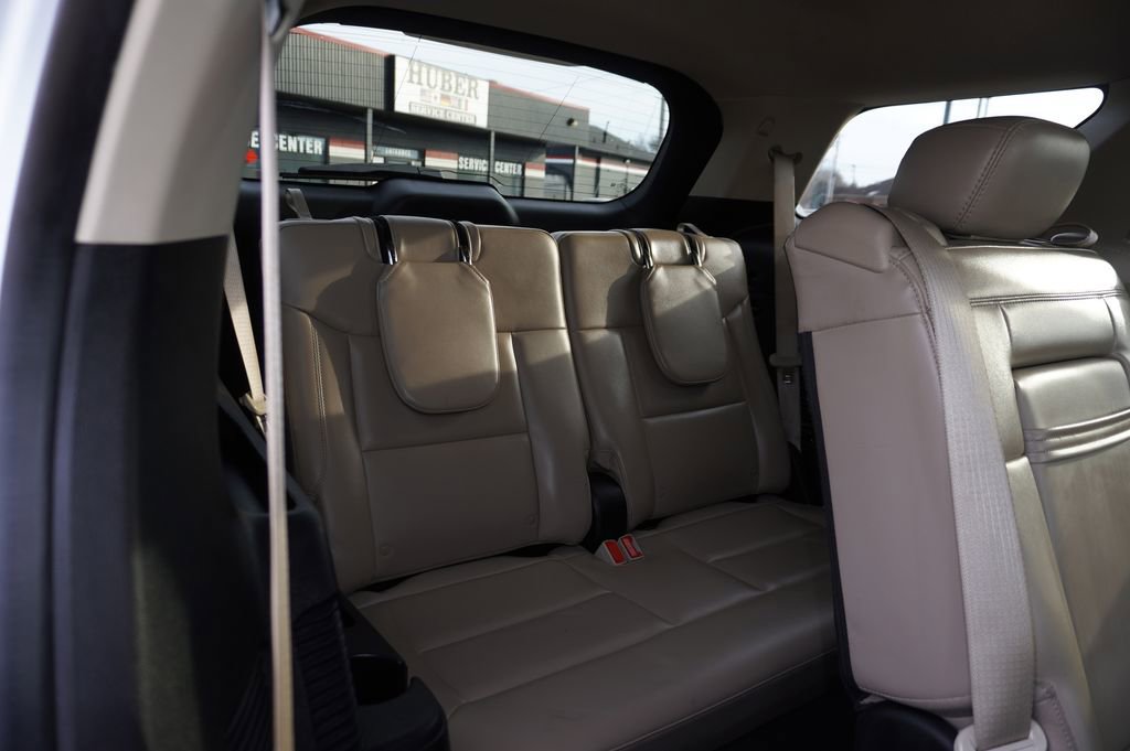 Used 2022 Ford Explorer XLT w/ Equipment Group 202A image 34