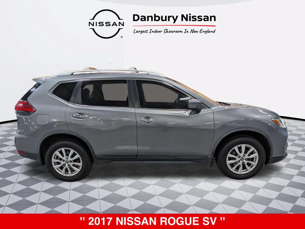 Used 2017 Nissan Rogue SV AWD/4WD image 2