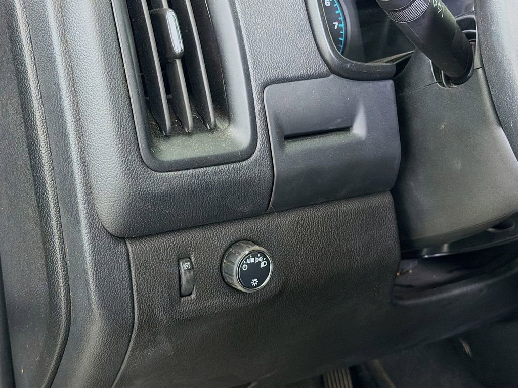 Used 2022 Chevrolet Colorado LT RWD image 11
