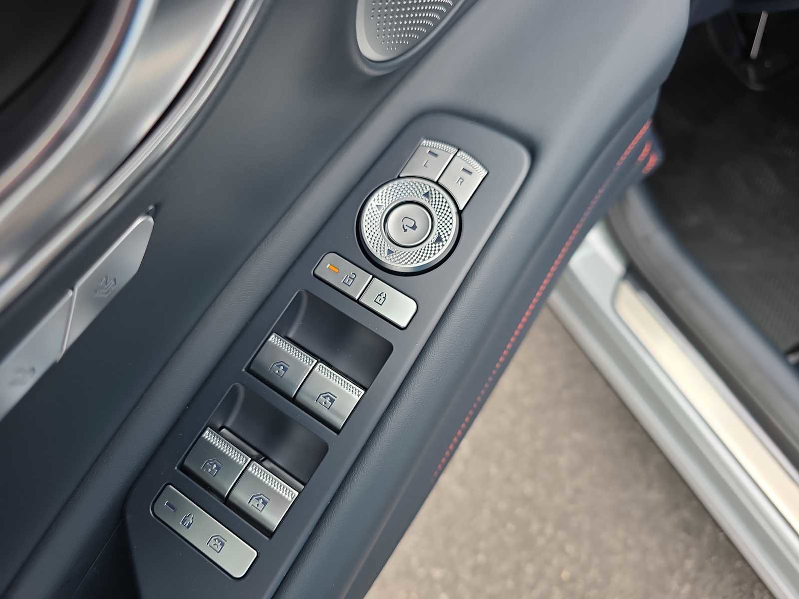 New 2026 Genesis GV80 3.5T e-SC image 17