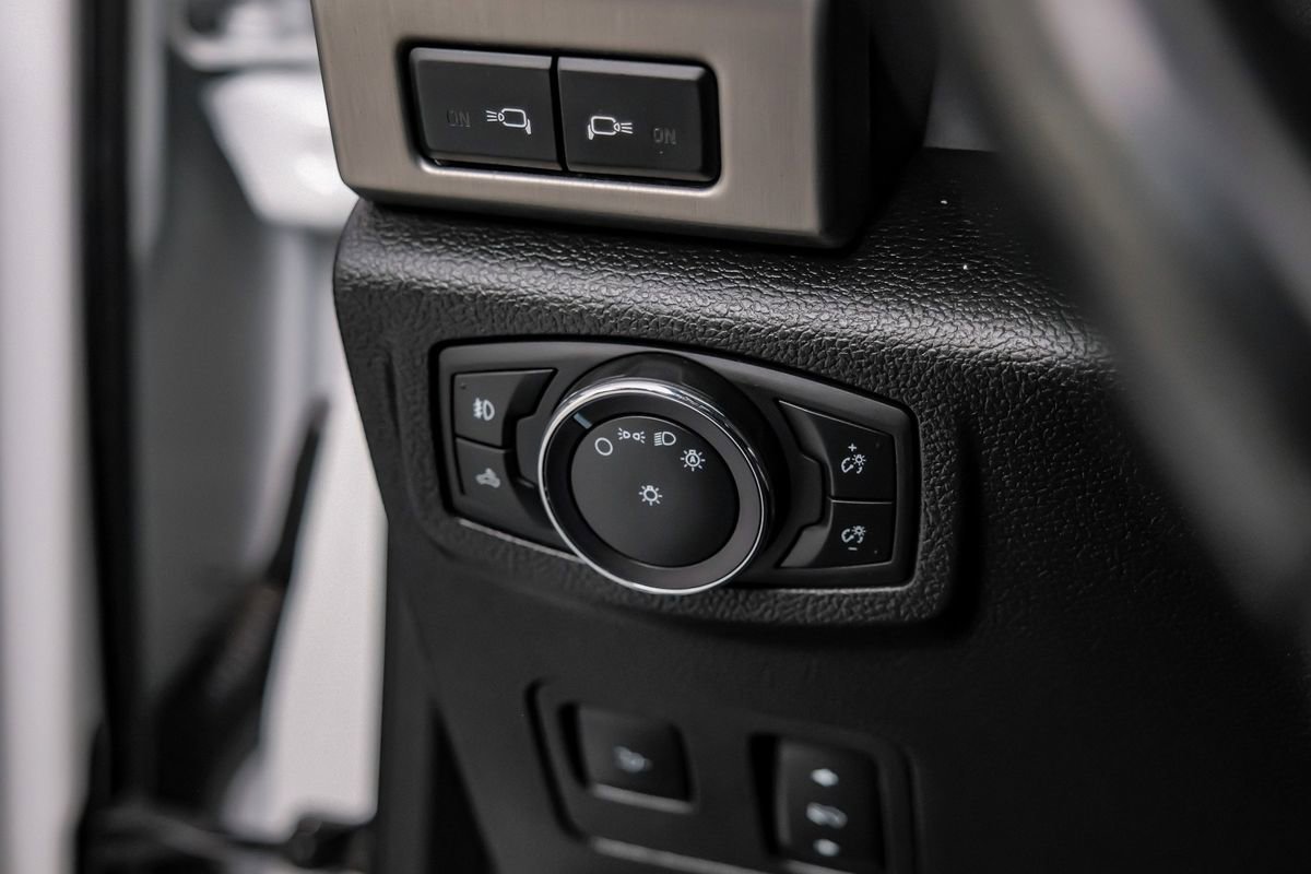 Used 2021 Ford F450 Platinum w/ FX4 Off-Road Package image 30