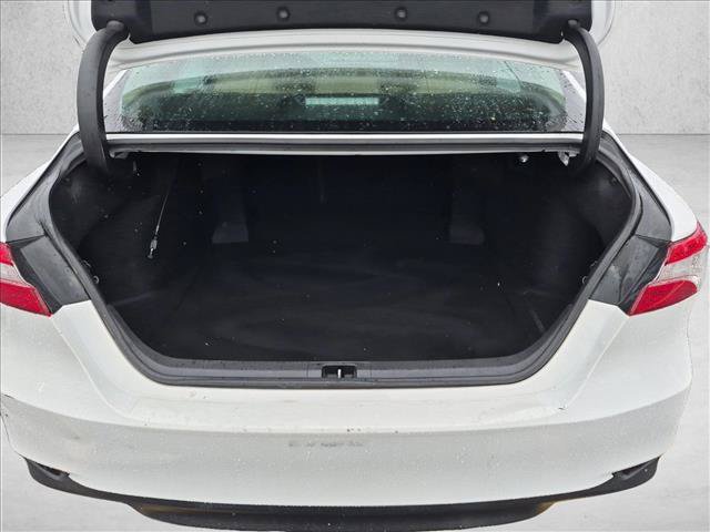 Used 2018 Toyota Camry LE FWD image 6