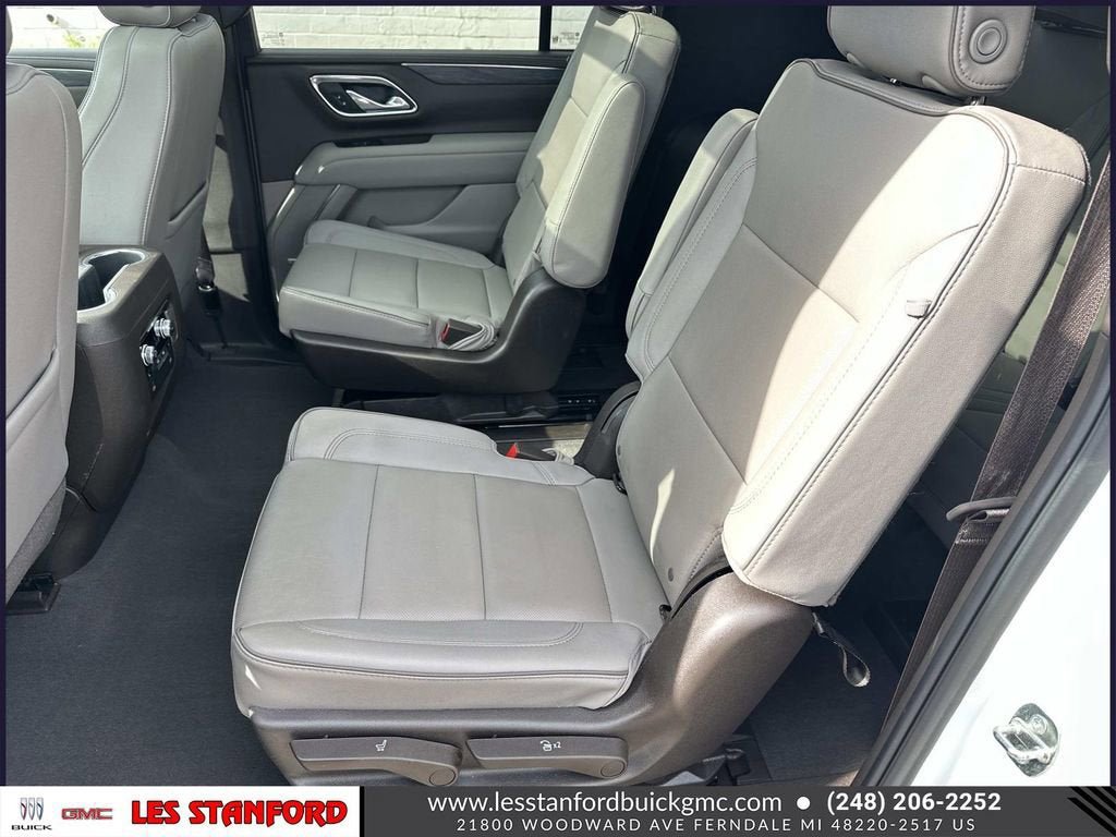 Used 2023 GMC Yukon XL SLT w/ SLT Premium Package AWD/4WD image 13