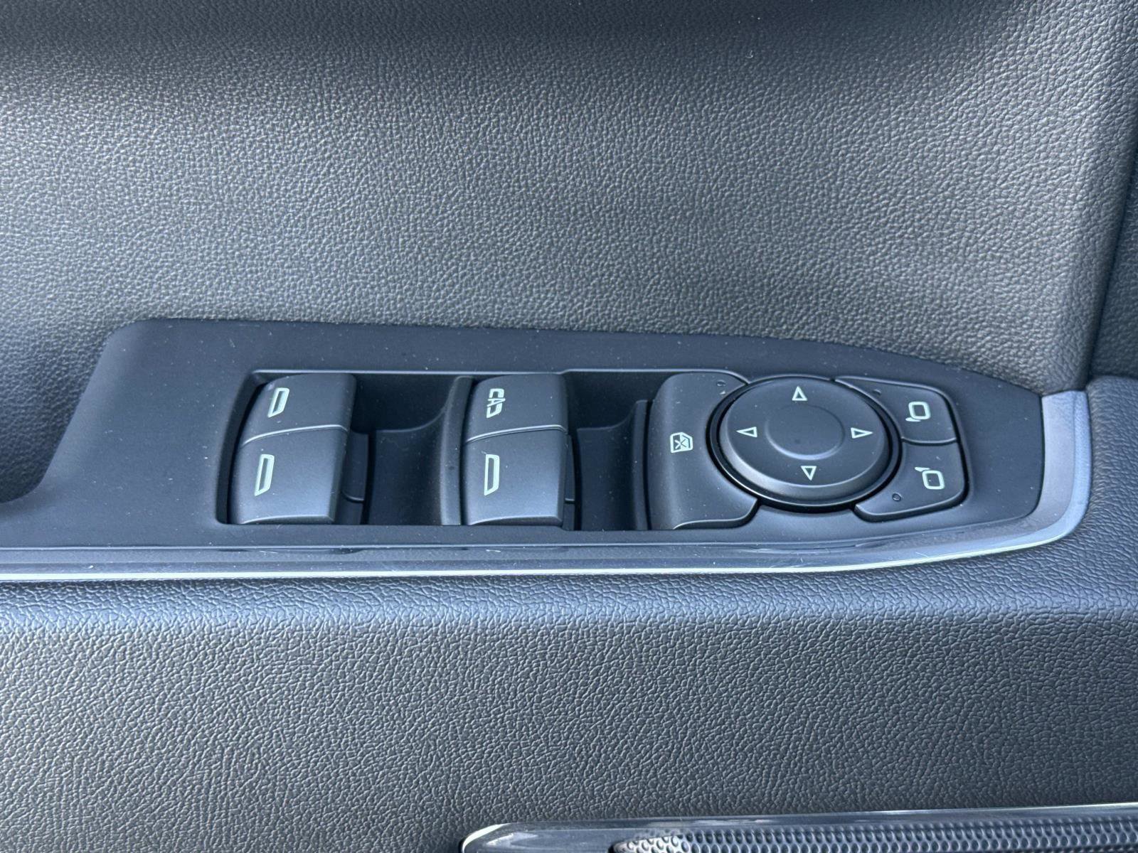 Used 2023 Chevrolet Silverado 1500 LT image 15