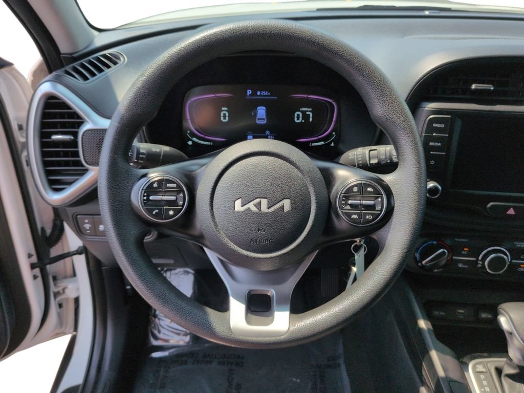 Used 2024 Kia Soul LX w/ Option Group 015 FWD image 12