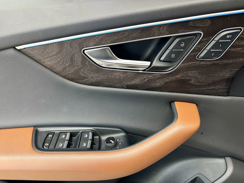 Certified 2022 Audi Q8 Premium Plus AWD/4WD image 20