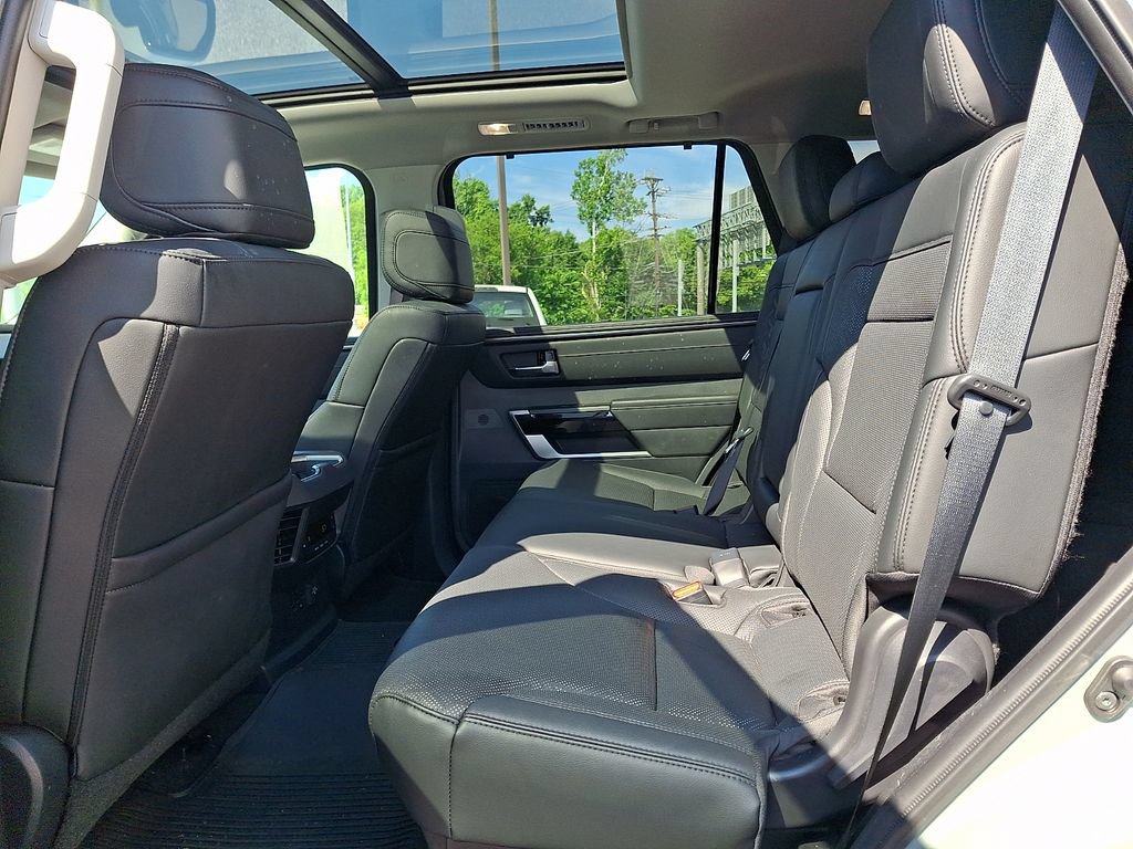 Used 2024 Toyota Sequoia Limited w/ Tow Technology Package AWD/4WD image 9