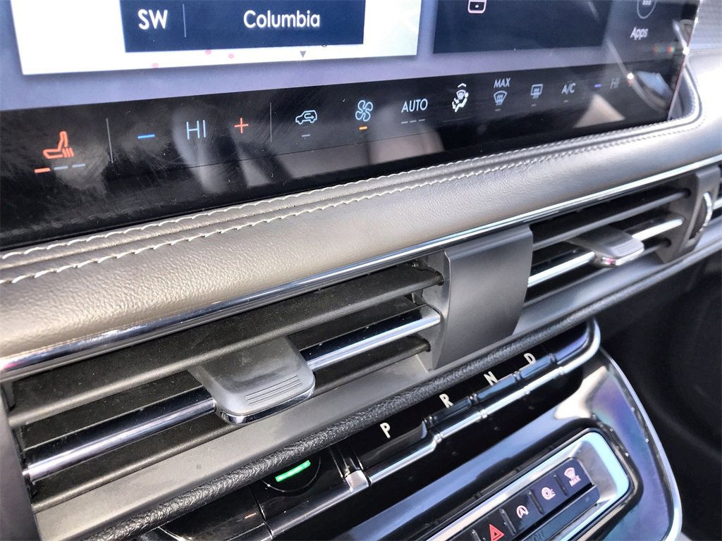 Used 2024 Lincoln Corsair AWD image 19