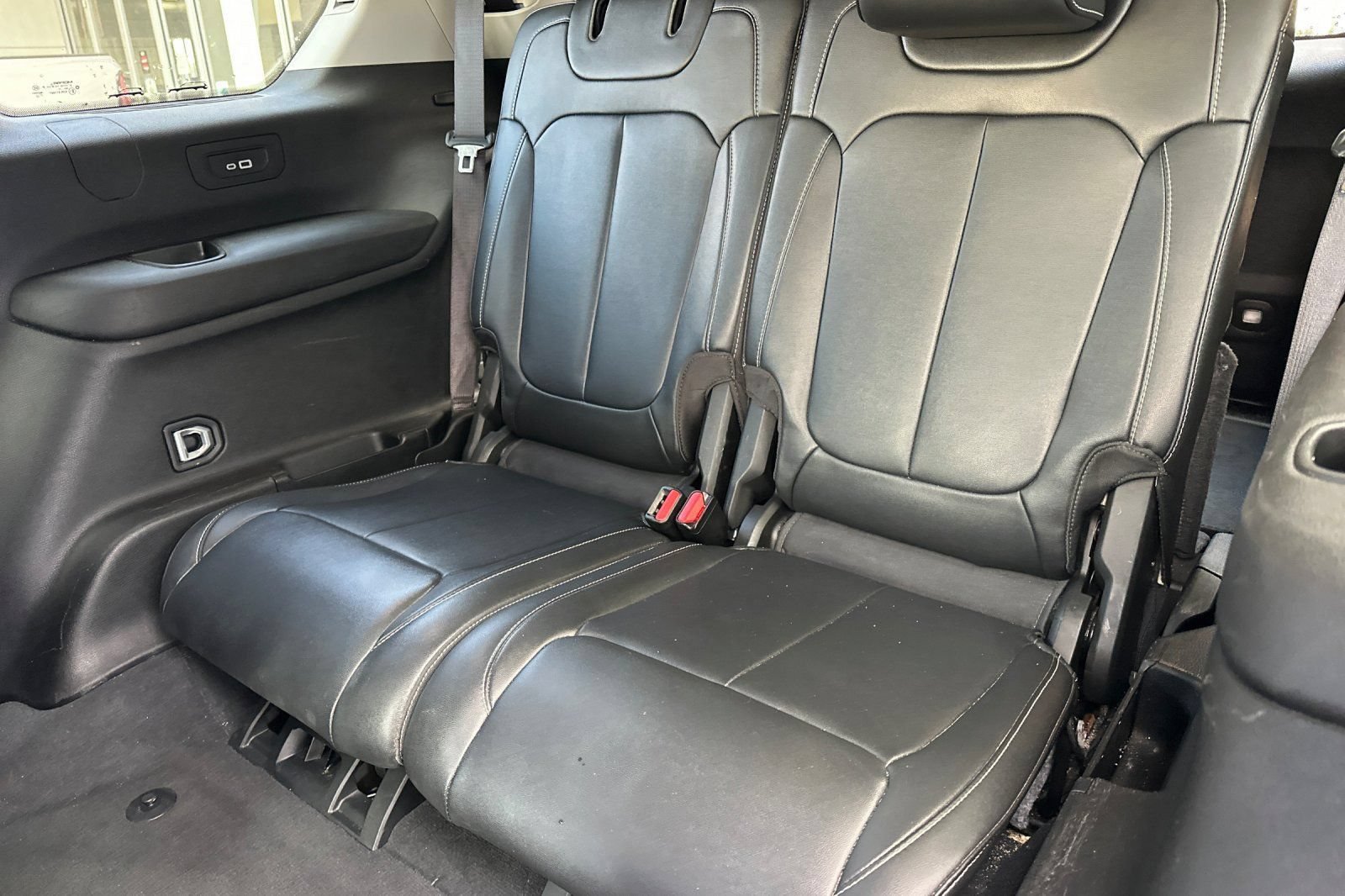 Used 2023 Jeep Grand Cherokee L Limited AWD/4WD image 15