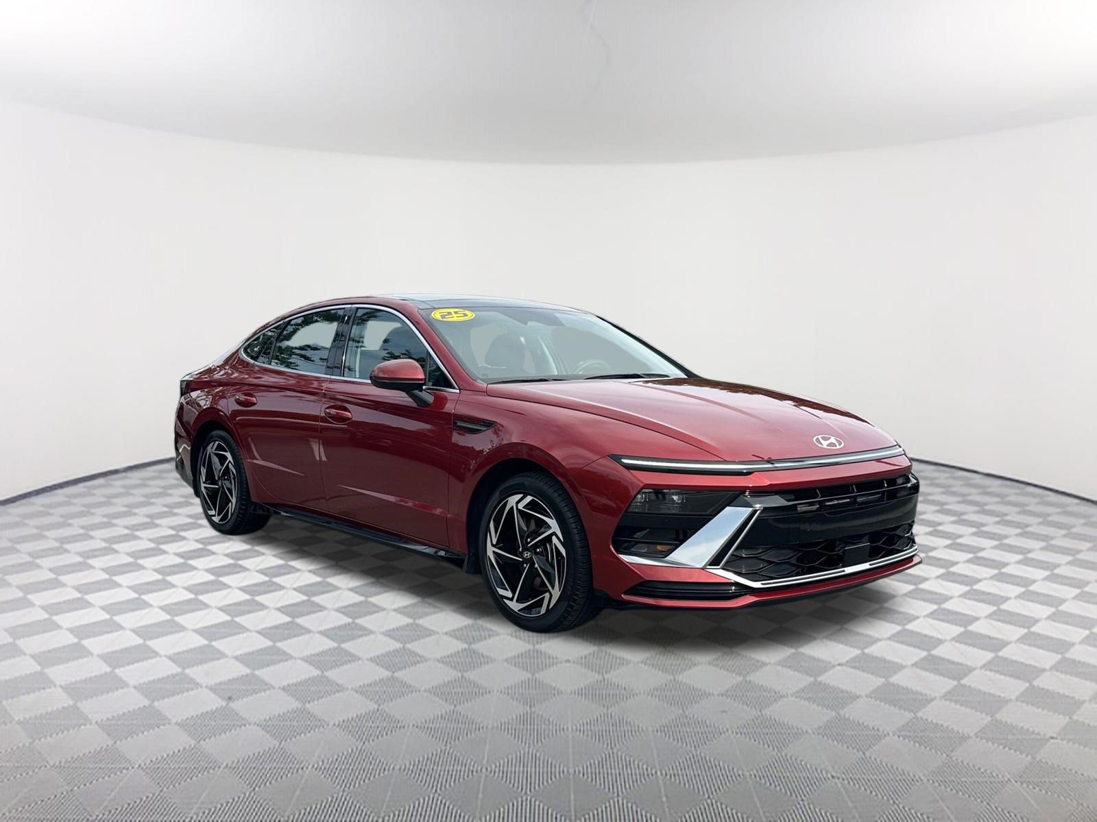 Used 2025 Hyundai Sonata SEL FWD image 3