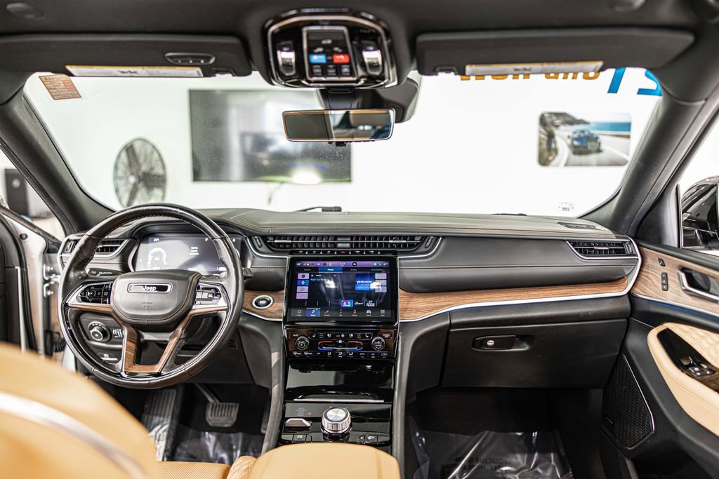 Used 2021 Jeep Grand Cherokee L Summit w/ Advanced Protech Group IV AWD/4WD image 41