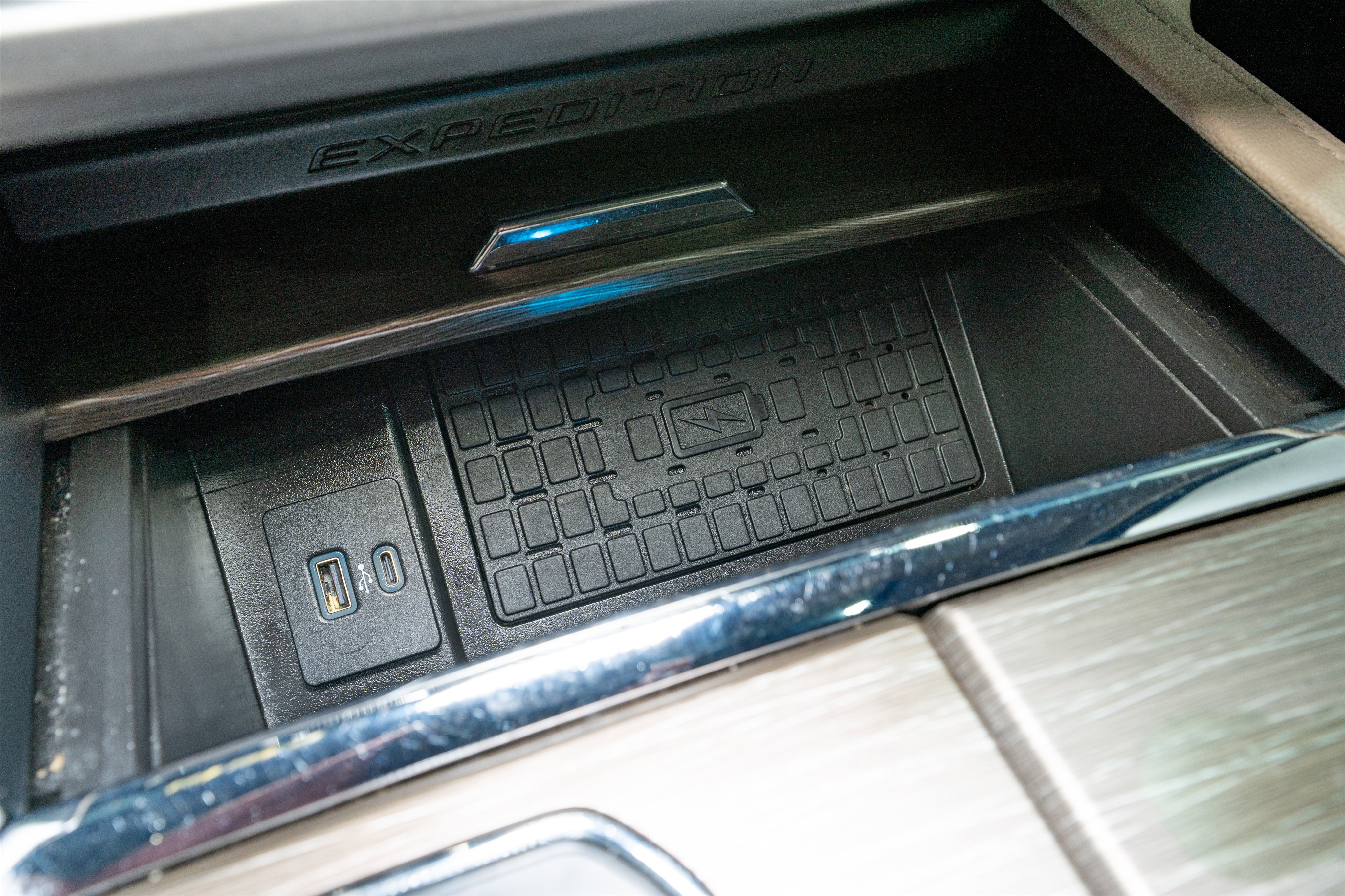 Used 2024 Ford Expedition Max Limited image 25