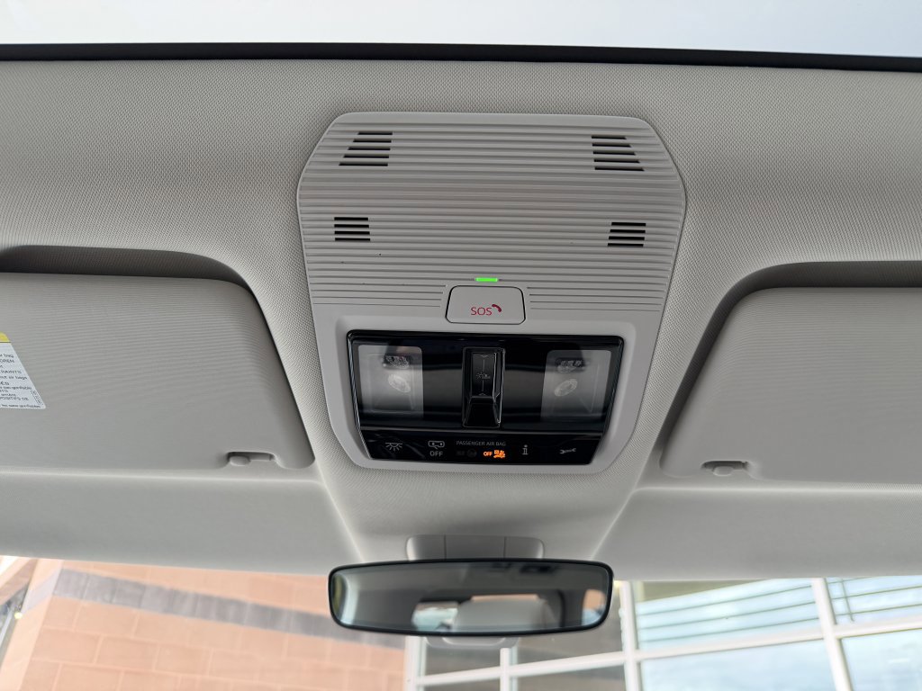 Used 2025 Volkswagen ID. Buzz 1st Edition image 24