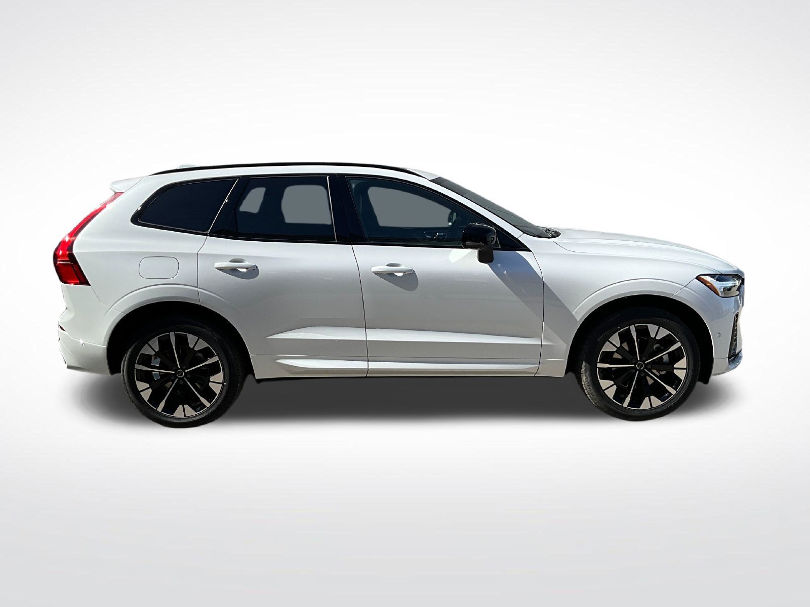 New 2026 Volvo XC60 B5 Plus w/ Climate Package AWD/4WD image 6
