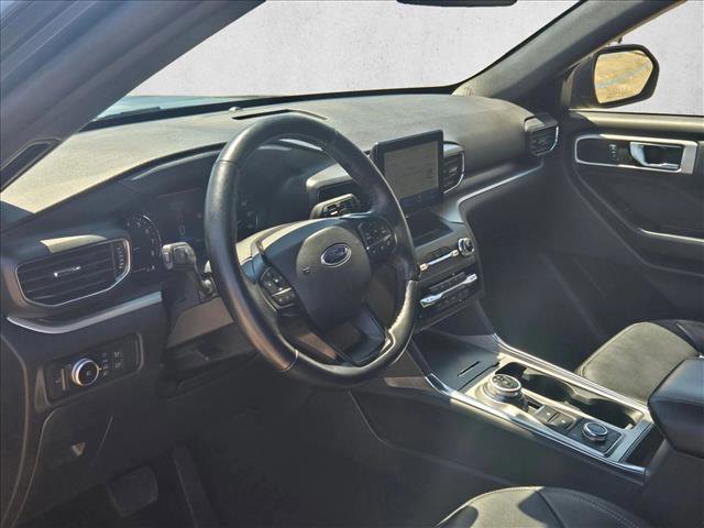 Used 2020 Ford Explorer XLT w/ Equipment Group 202A image 10