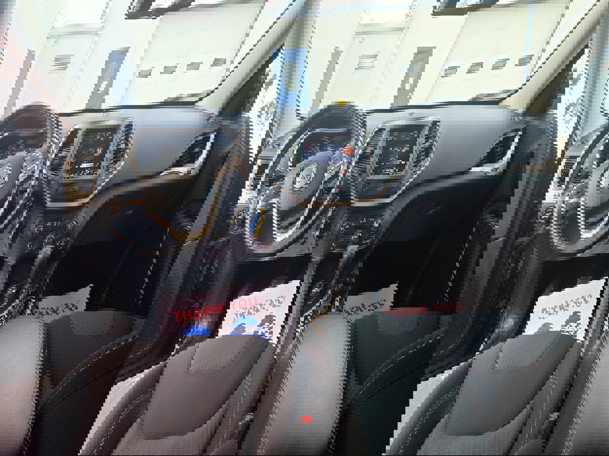 Used 2016 Jeep Cherokee Latitude w/ Cold Weather Group image 11