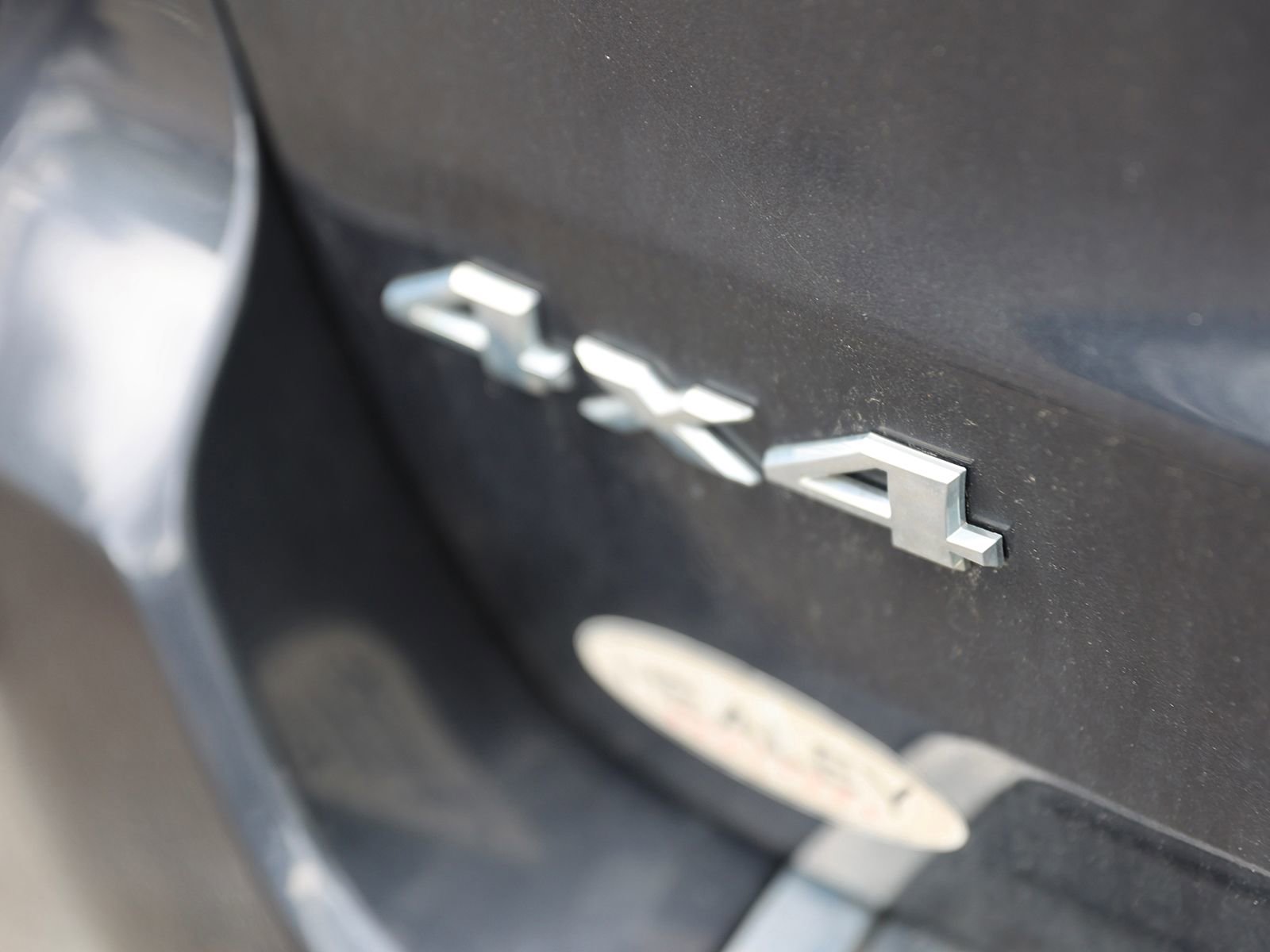 Used 2015 Jeep Grand Cherokee Overland w/ Mopar Chrome Edition Group AWD/4WD image 8