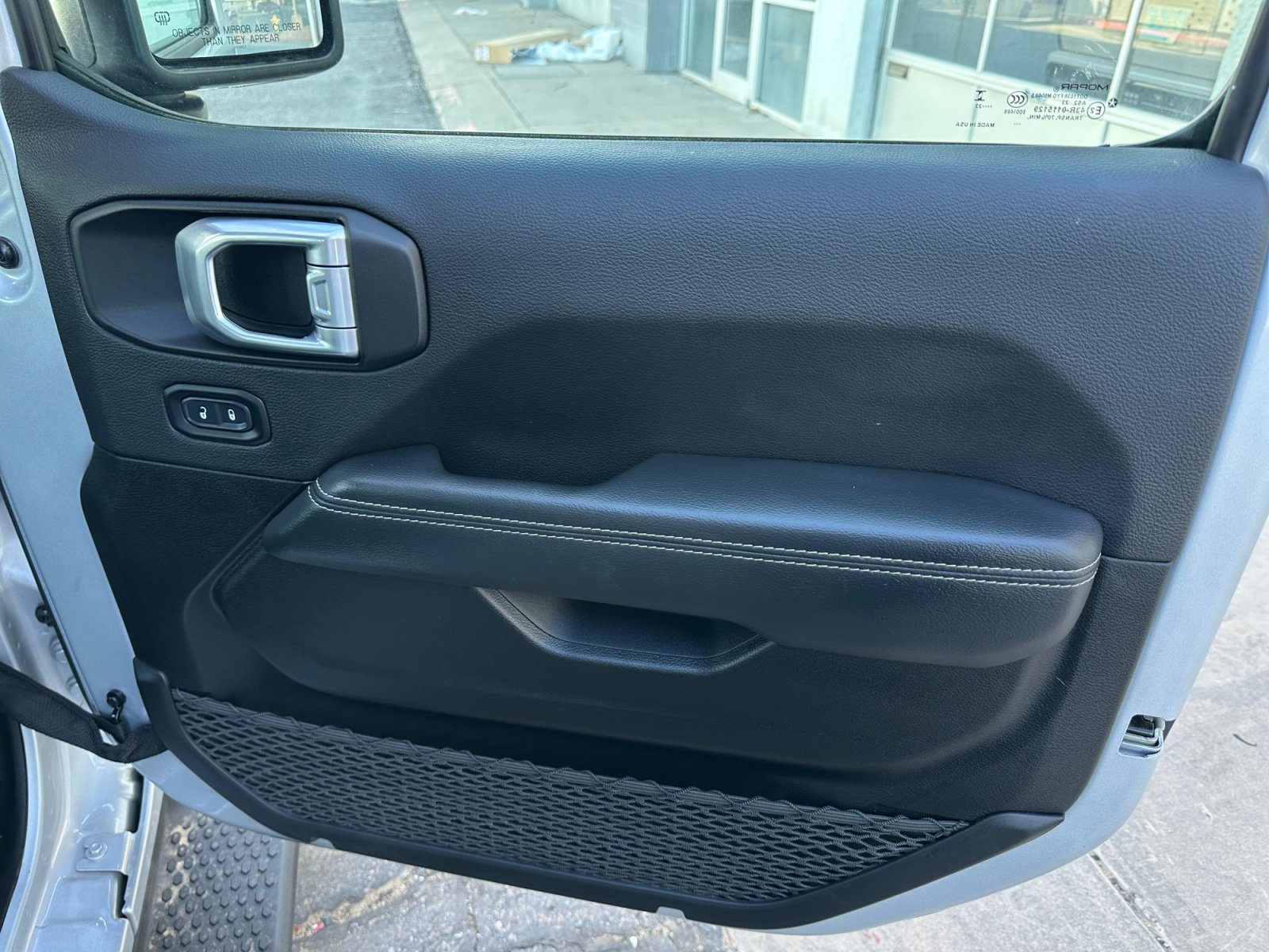 Used 2023 Jeep Wrangler Unlimited Sahara AWD/4WD image 30