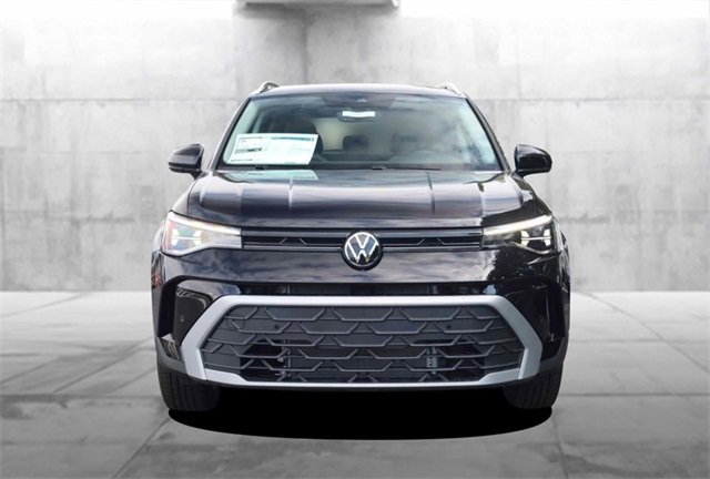 New 2025 Volkswagen Taos SE image 4