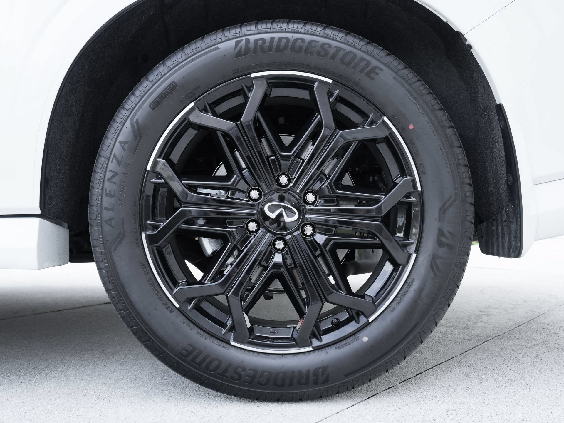 Used 2026 INFINITI QX80 4WD w/ Sport Exterior Package image 14