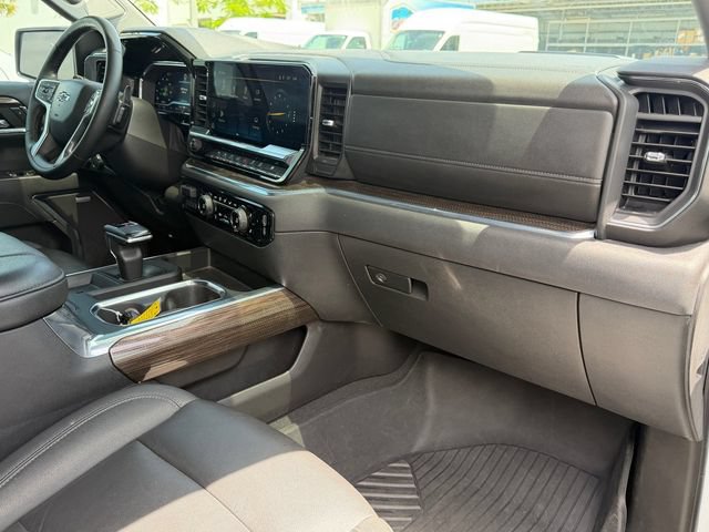 Used 2024 Chevrolet Silverado 1500 LT Trail Boss w/ LT Trail Boss Premium Package AWD/4WD image 15