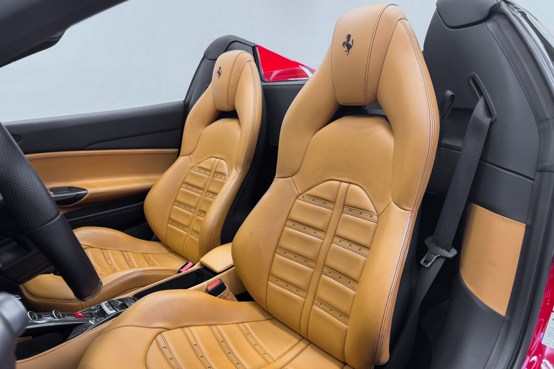 Used 2018 Ferrari 488 Spider RWD image 24