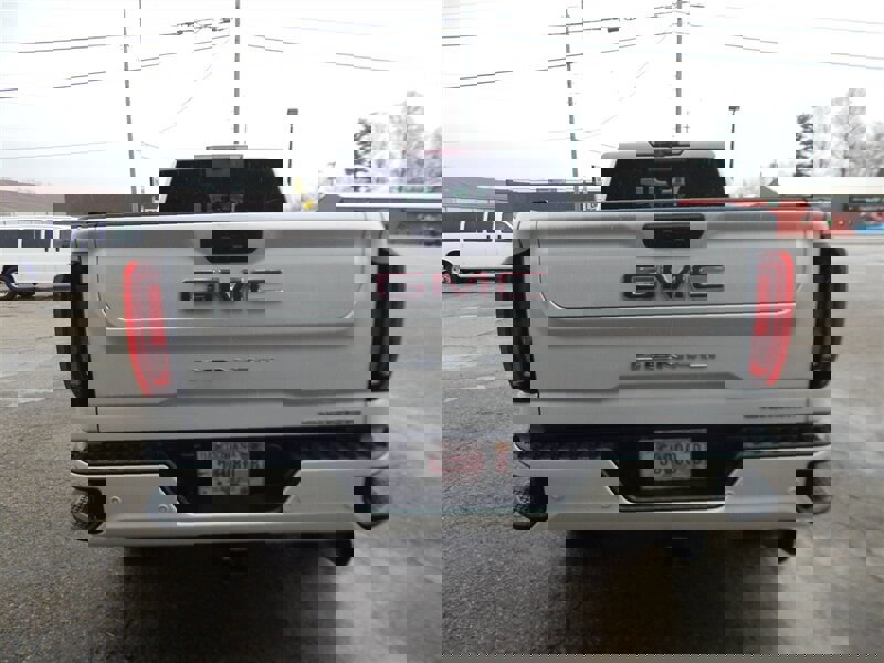 Used 2021 GMC Sierra 3500 Denali w/ Denali Ultimate Package image 9
