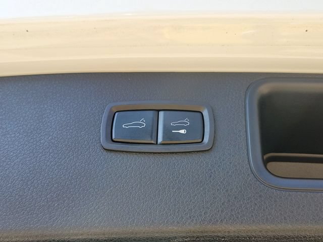 Used 2017 Porsche Macan GTS AWD/4WD image 38