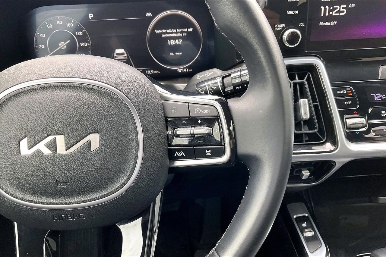 Used 2023 Kia Sorento SX image 33