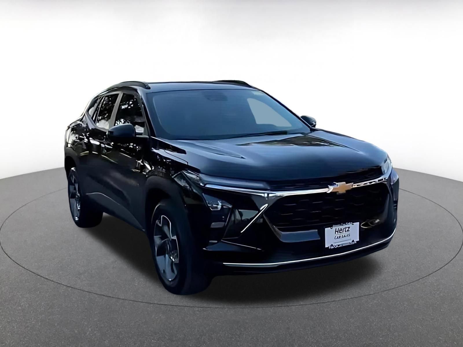 Used 2025 Chevrolet Trax LT FWD image 3