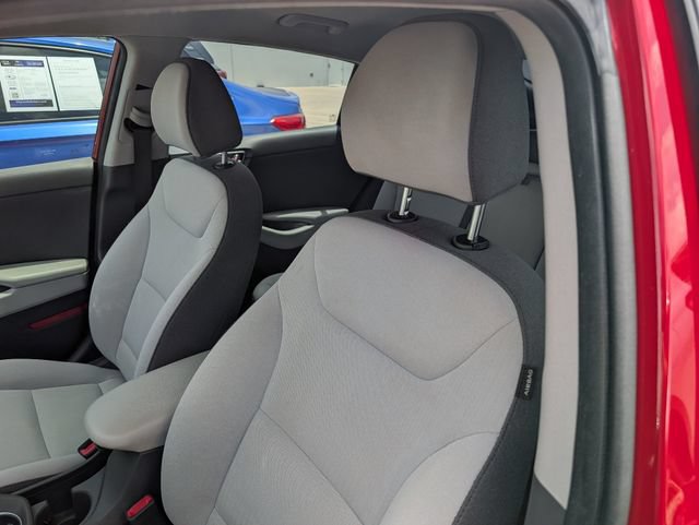 Used 2022 Hyundai Ioniq SE FWD image 9