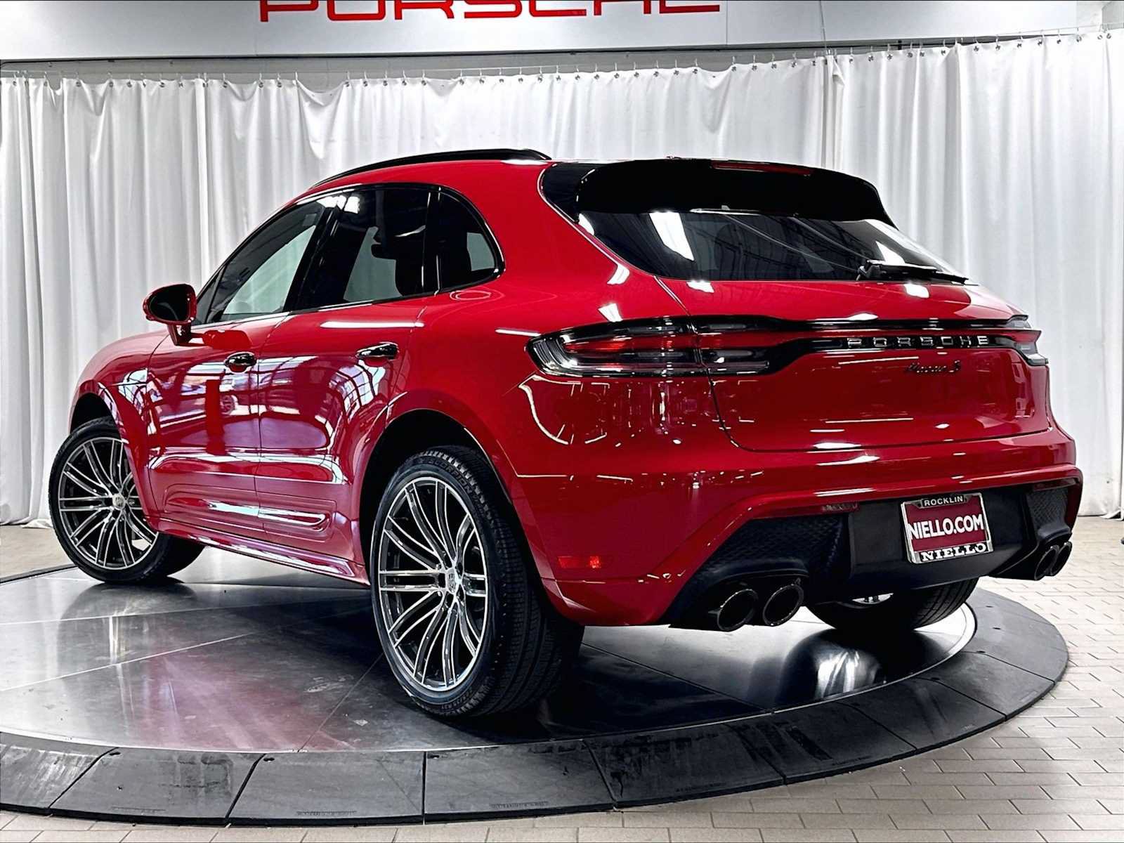 Used 2026 Porsche Macan S AWD/4WD image 3
