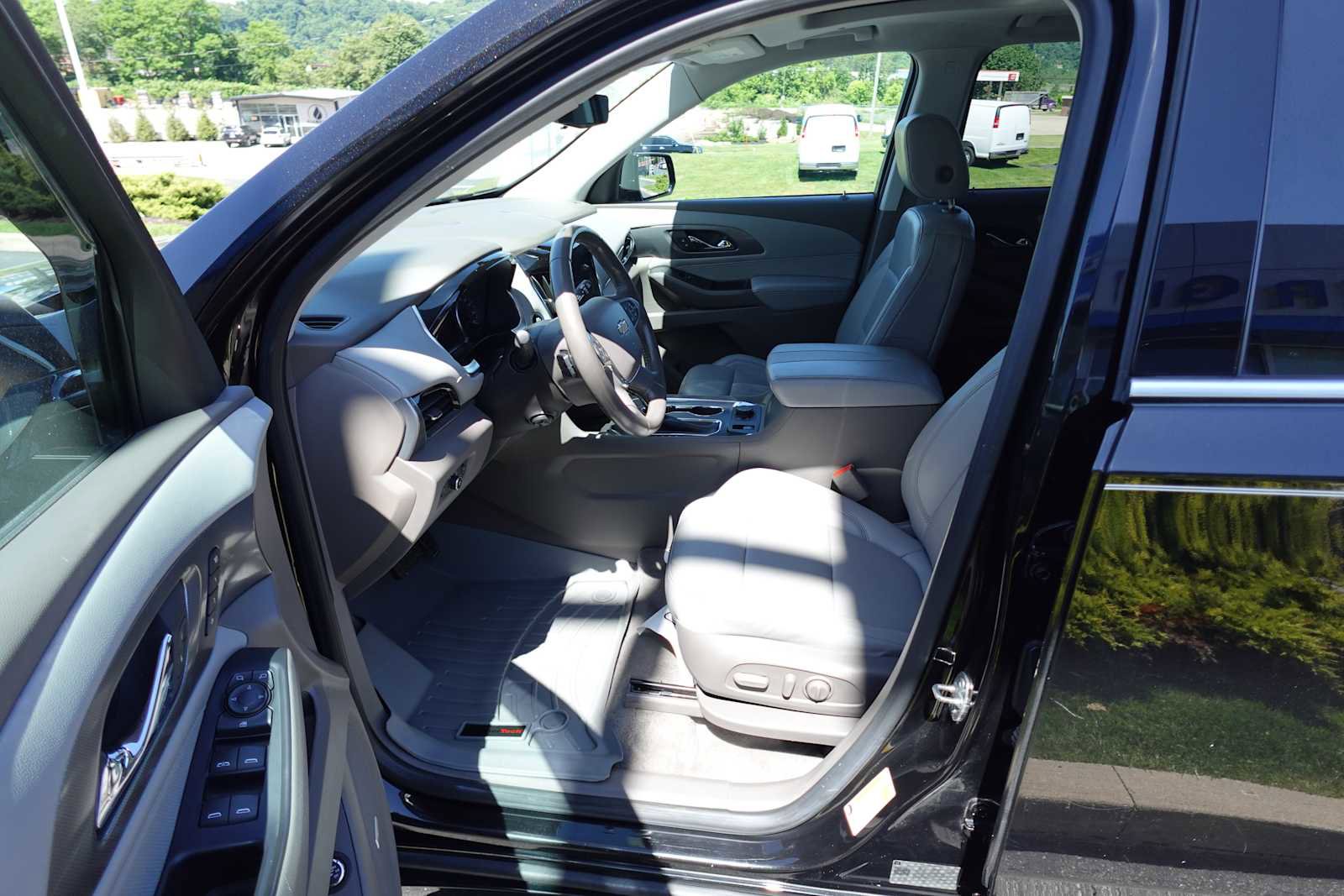 Used 2018 Chevrolet Traverse Premier AWD/4WD image 13
