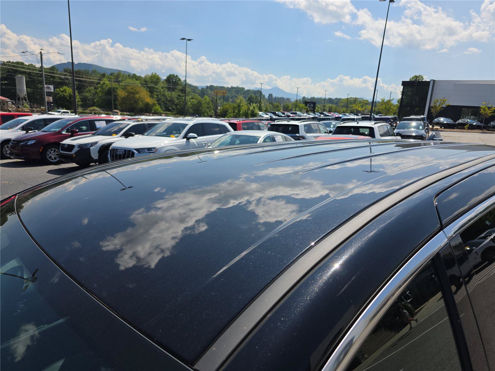 Used 2025 Chrysler Pacifica Select AWD/4WD image 11