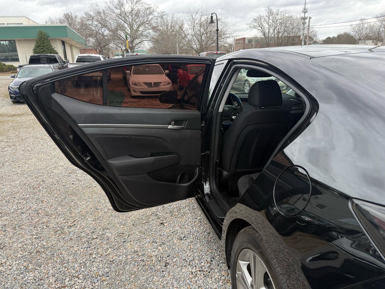 Used 2017 Hyundai Elantra Value Edition w/ Cargo Package image 24