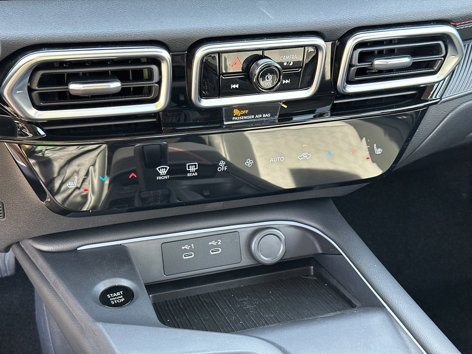 New 2026 Nissan Sentra SR w/ SR Premium Package FWD image 32