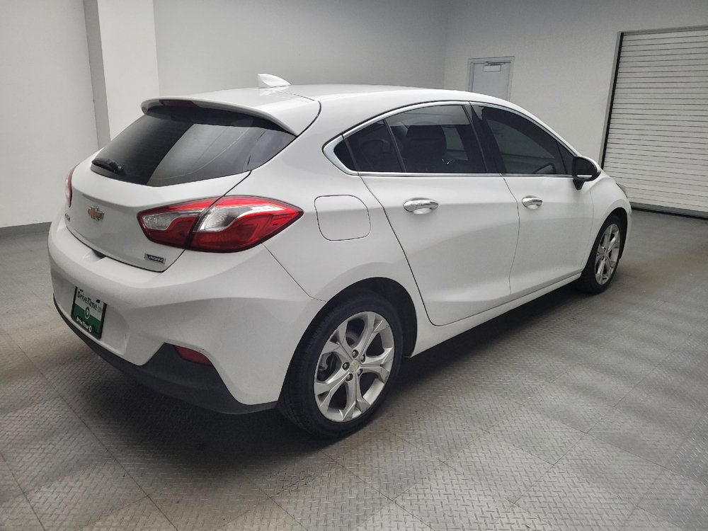 Used 2018 Chevrolet Cruze Premier FWD image 9