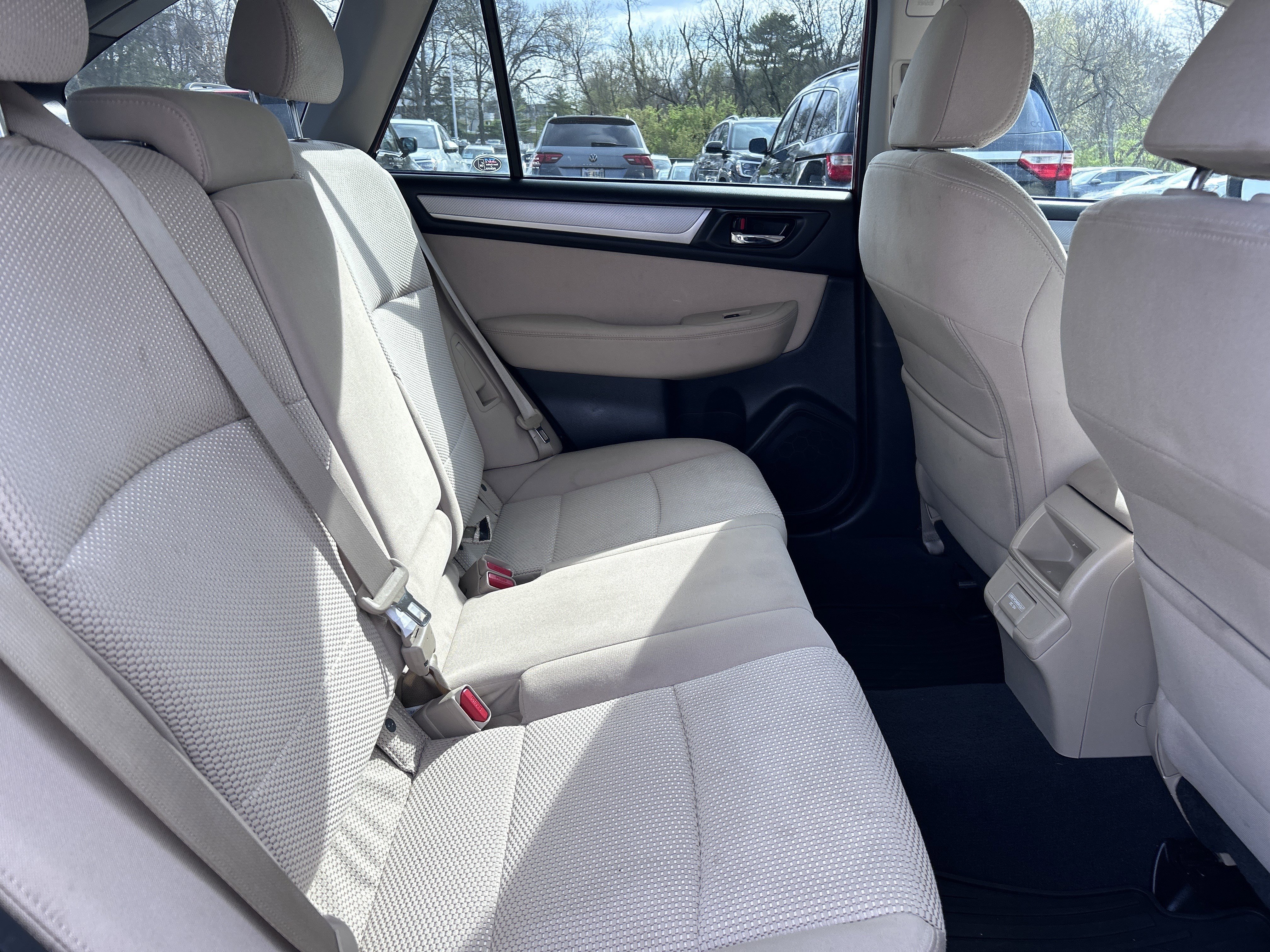 Used 2018 Subaru Outback 2.5i Premium image 24