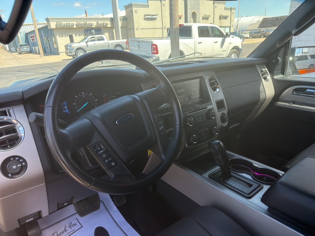 Used 2015 Ford Expedition EL XLT w/ Equipment Group 202A AWD/4WD image 7