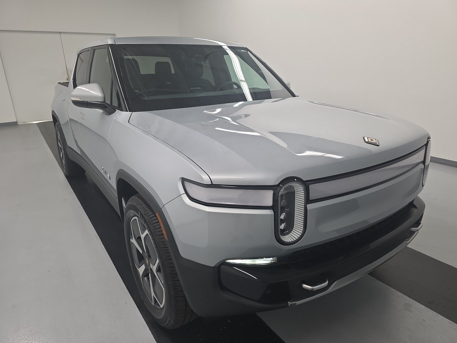 Used 2023 Rivian R1T Adventure AWD/4WD image 7