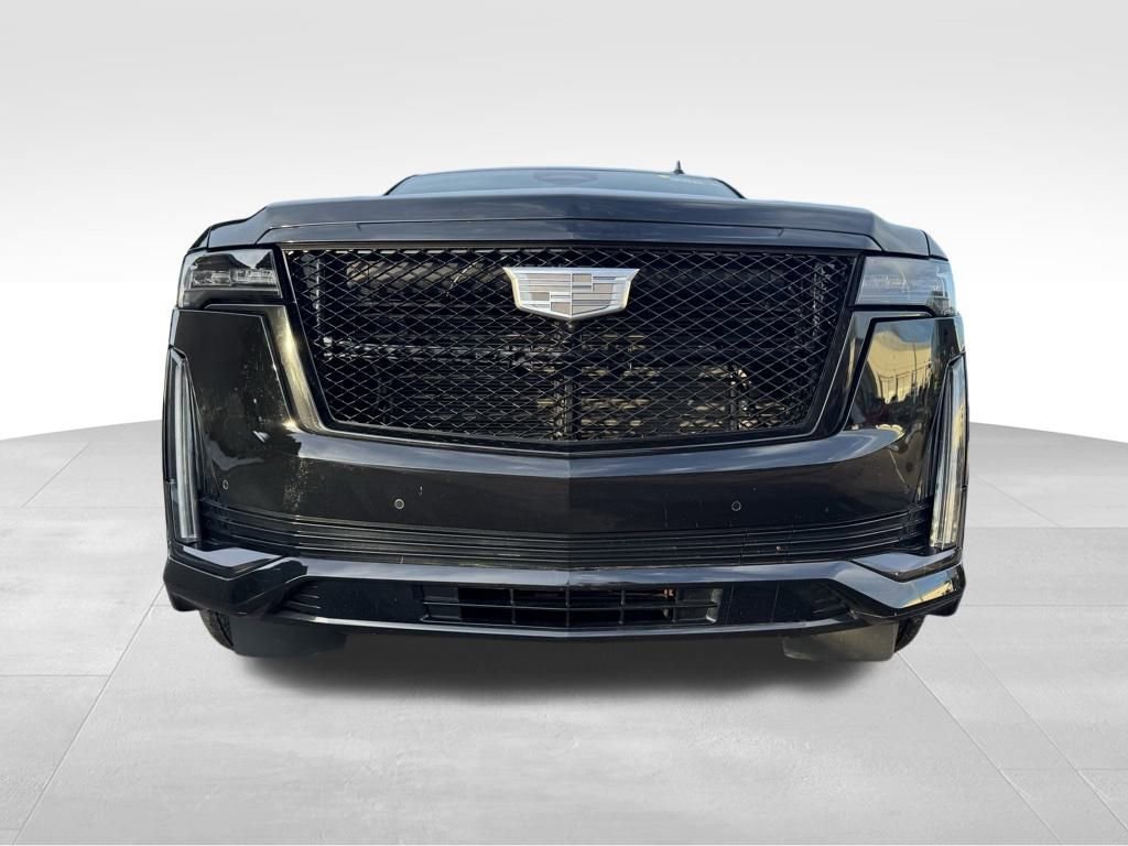 Used 2022 Cadillac Escalade Sport w/ LPO, ONYX Package image 4