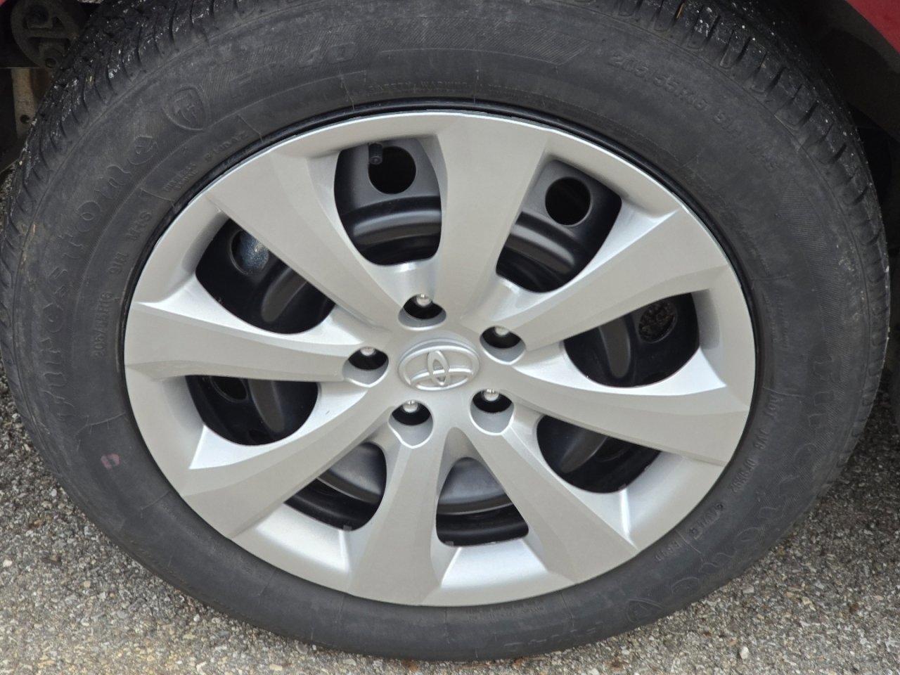 Used 2025 Toyota Corolla LE image 8