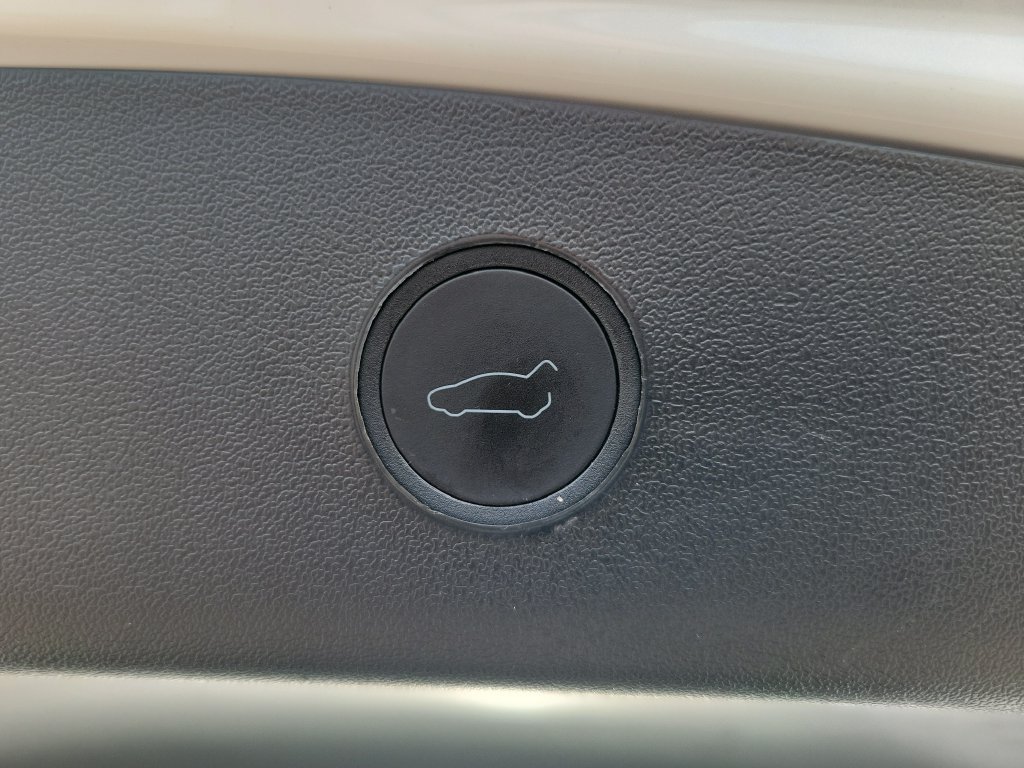 Used 2023 Tesla Model 3 Standard Range RWD image 8