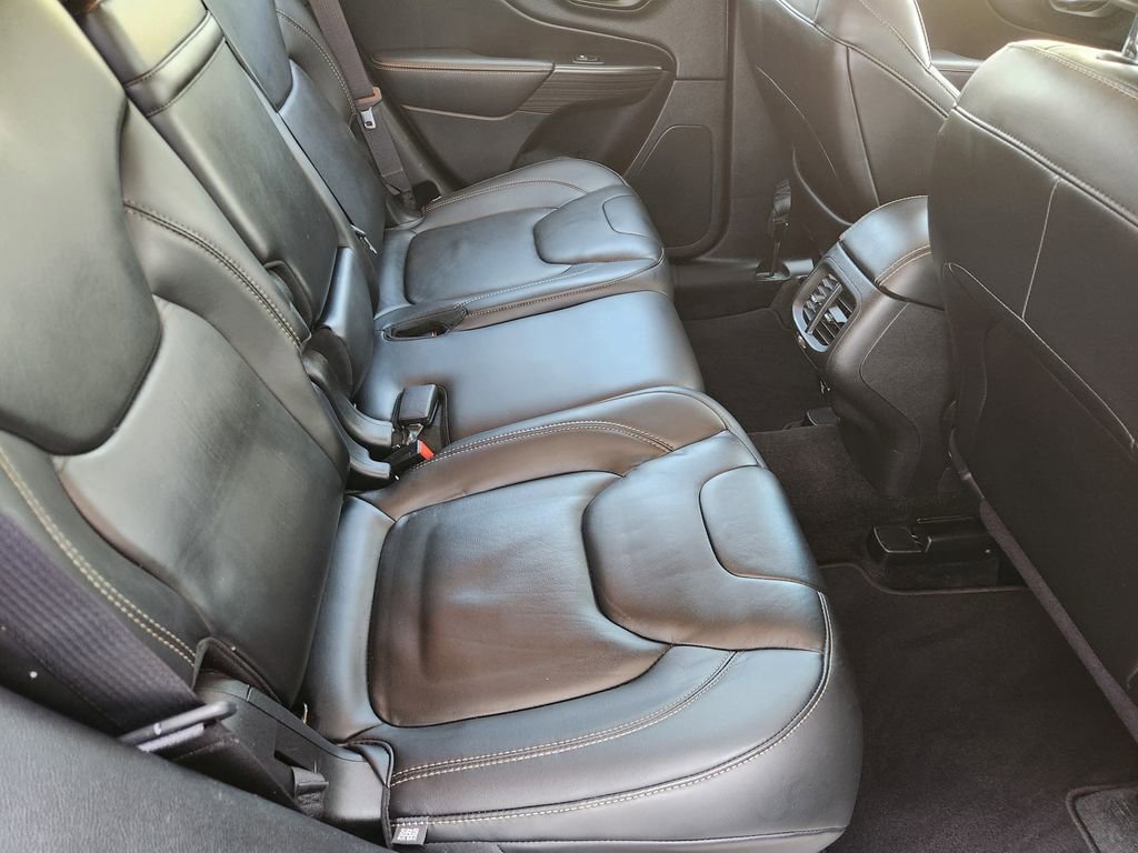 Used 2016 Jeep Cherokee Limited FWD image 31